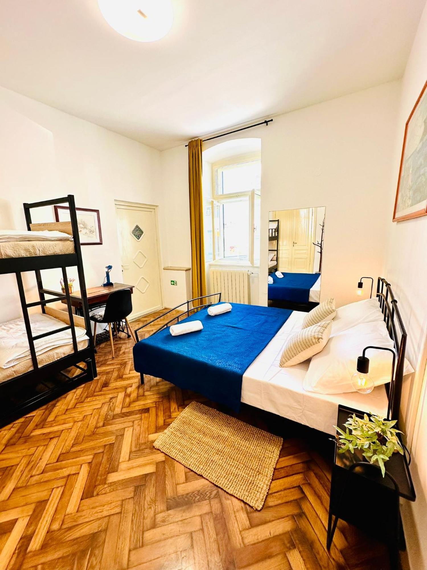 Hostel Art & Joy Пула Екстериор снимка