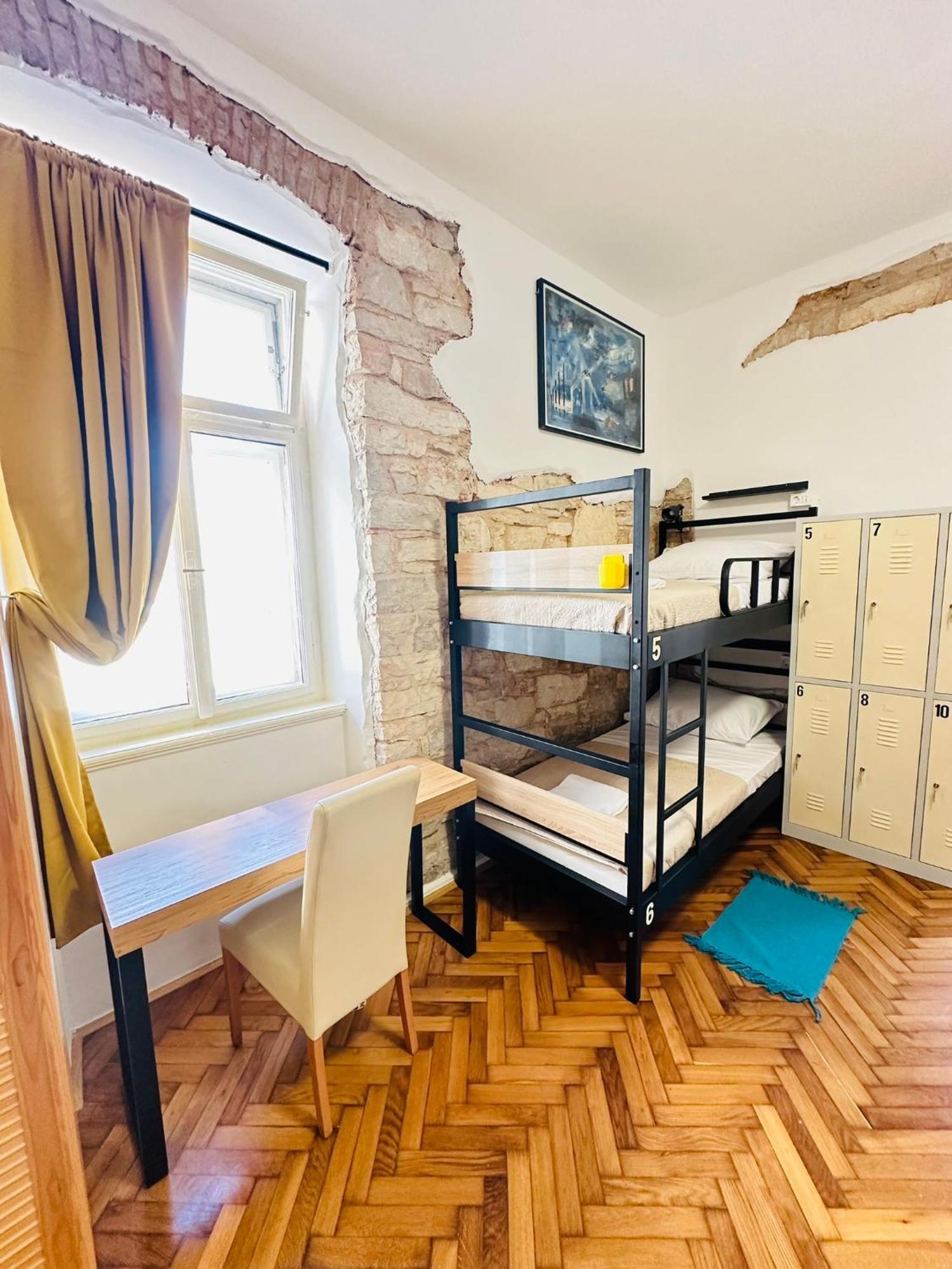 Hostel Art & Joy Пула Екстериор снимка