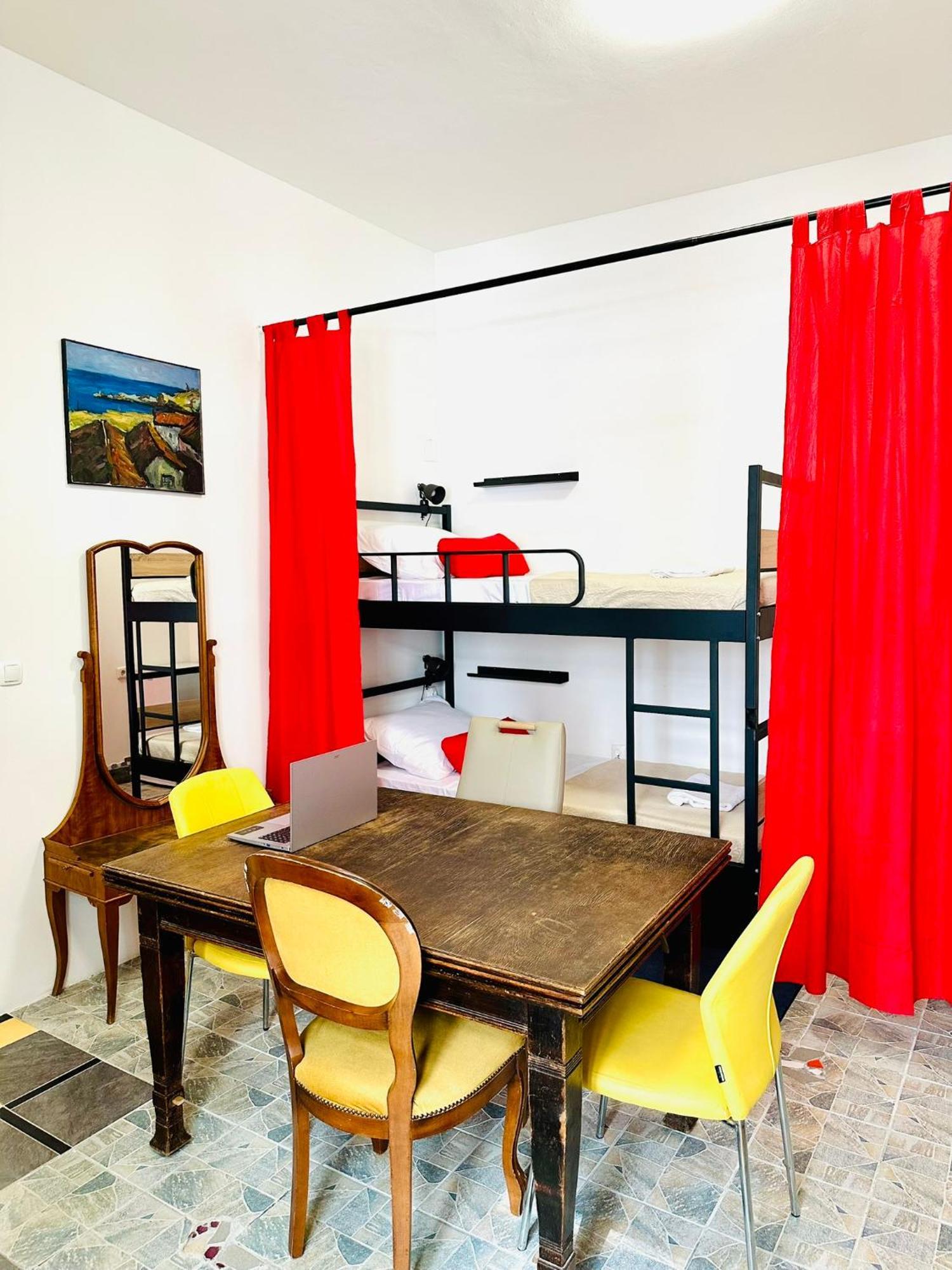 Hostel Art & Joy Пула Екстериор снимка