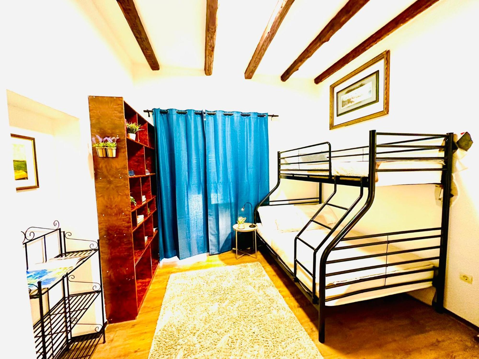 Hostel Art & Joy Пула Екстериор снимка