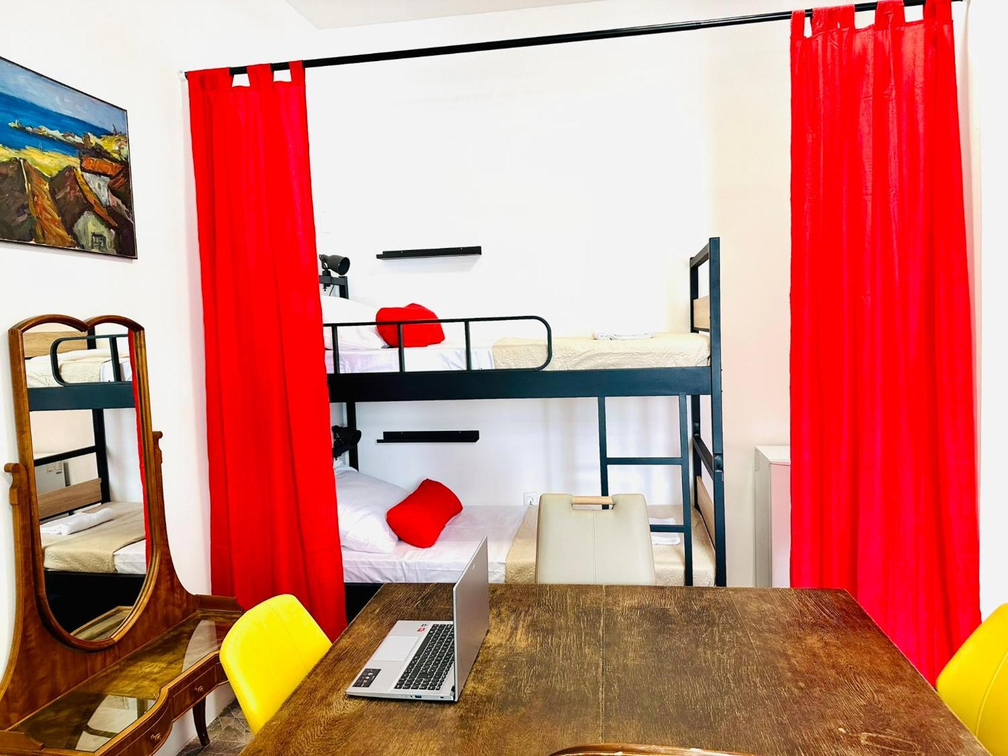 Hostel Art & Joy Пула Екстериор снимка