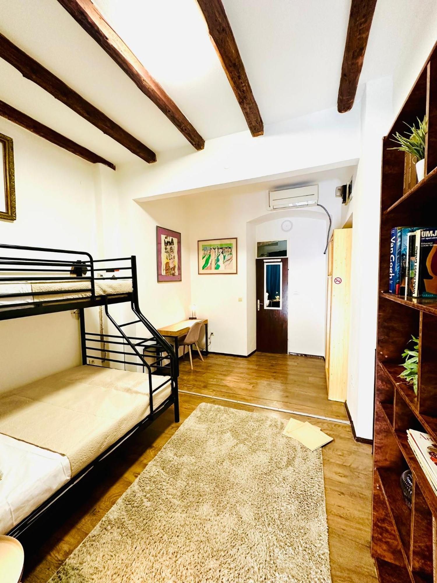 Hostel Art & Joy Пула Екстериор снимка