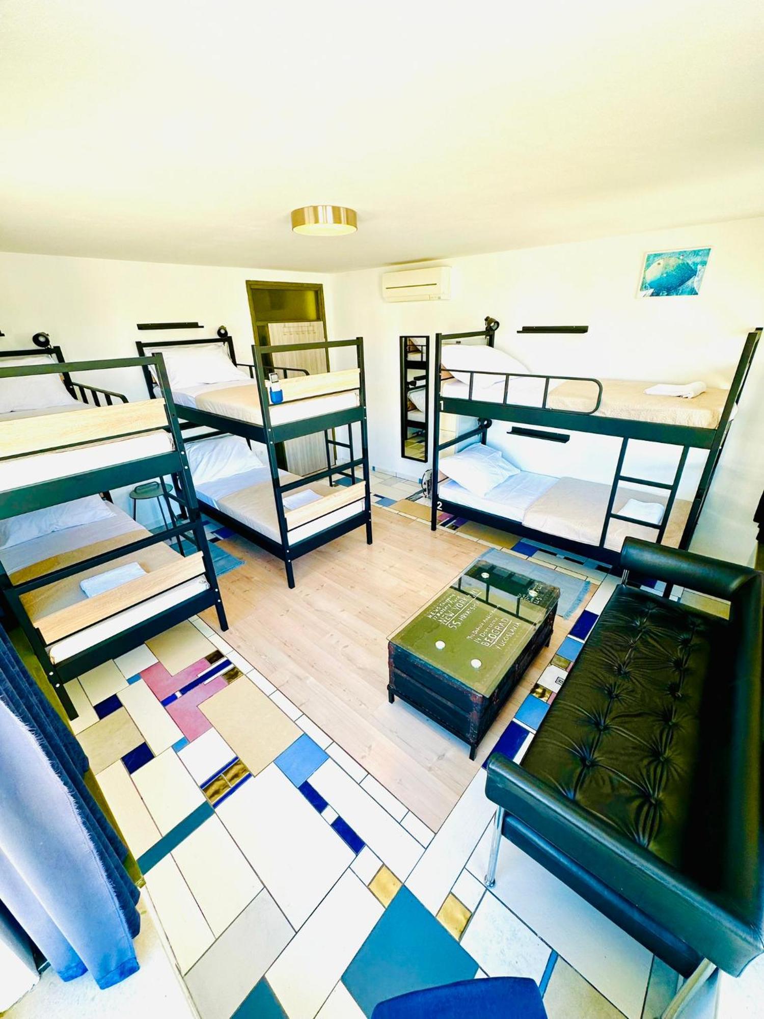 Hostel Art & Joy Пула Екстериор снимка