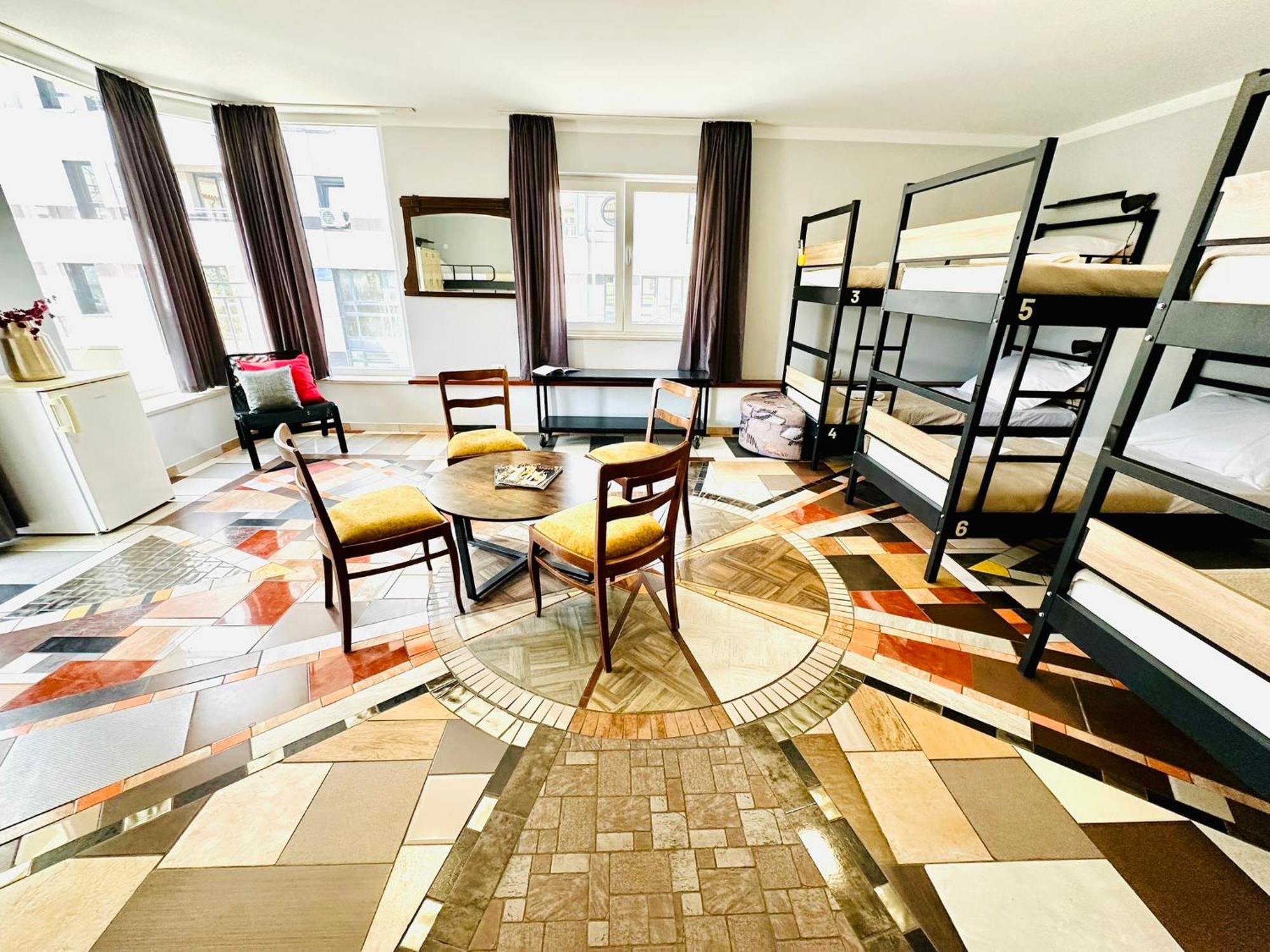 Hostel Art & Joy Пула Екстериор снимка