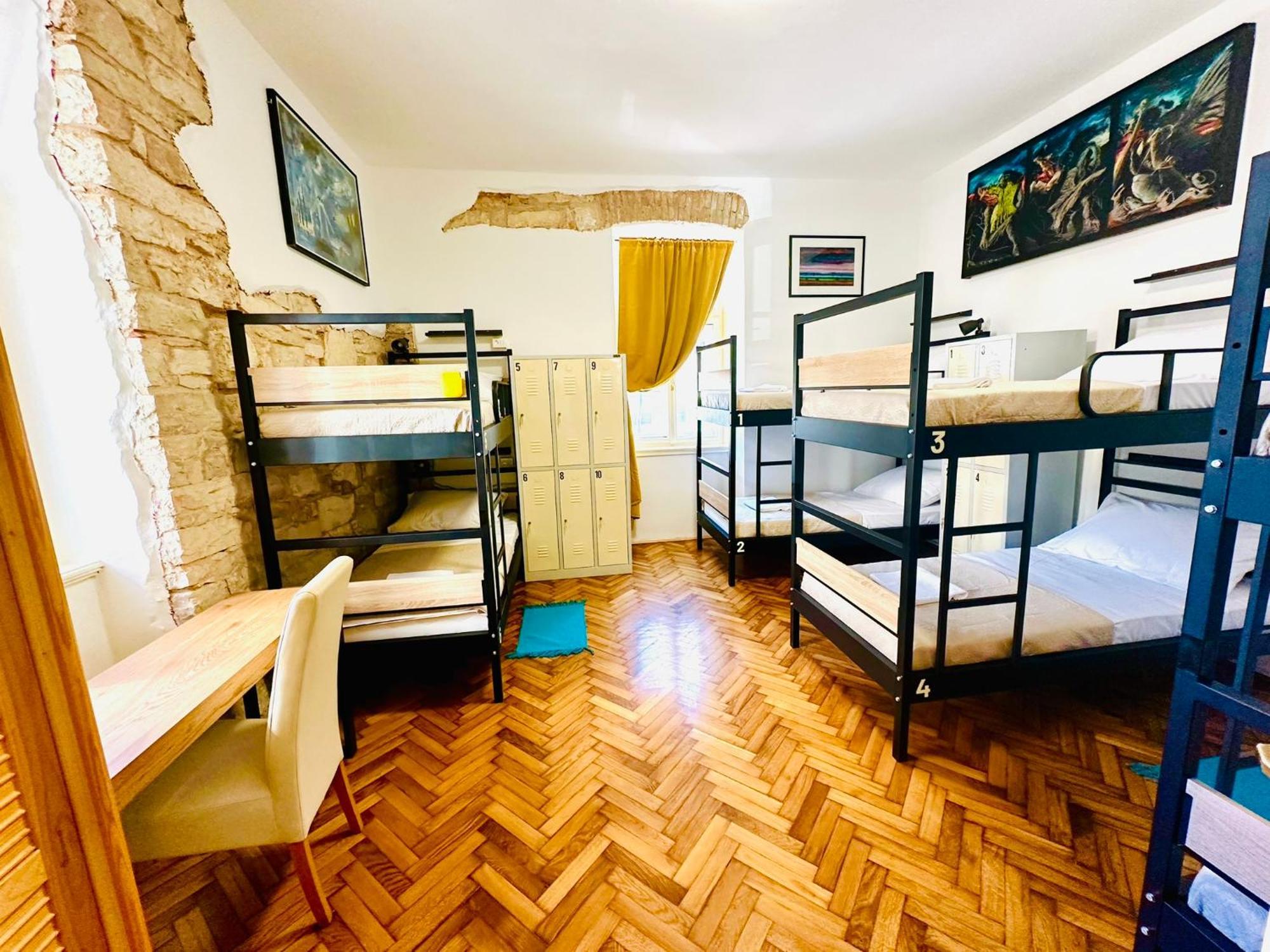 Hostel Art & Joy Пула Екстериор снимка