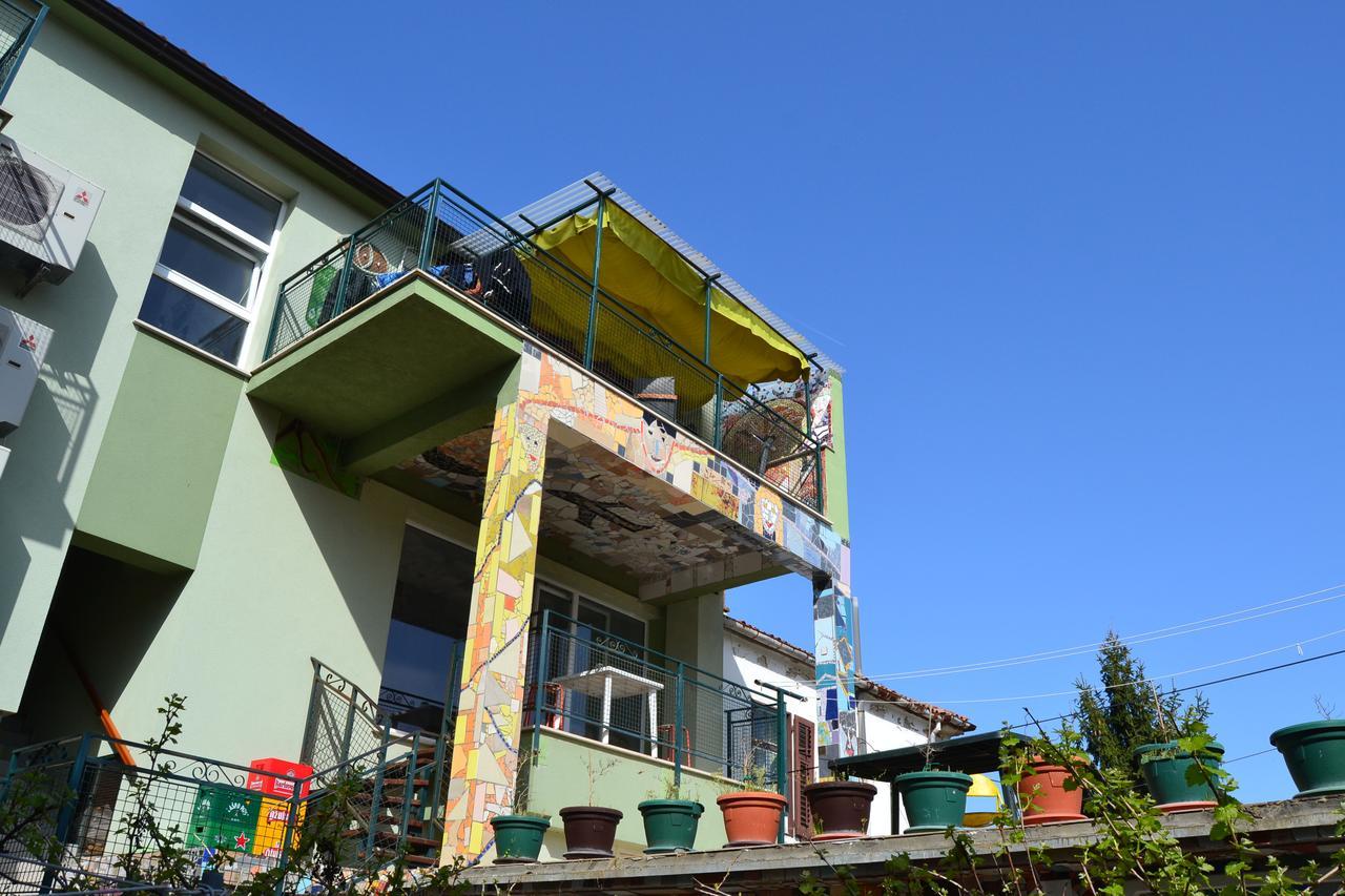 Hostel Art & Joy Пула Екстериор снимка